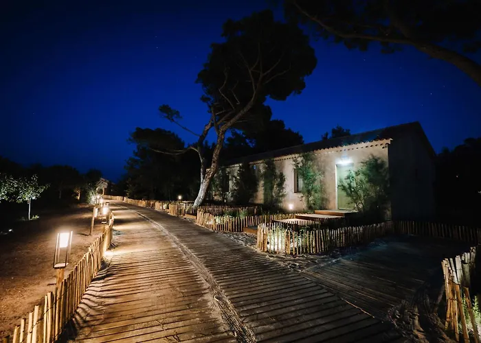Le Hameau Des Pesquiers Ecolodge&Spa, Curio Collection By Hilton